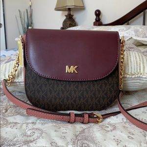 MICHAEL Michael Kors half dome Crossbody. NEW